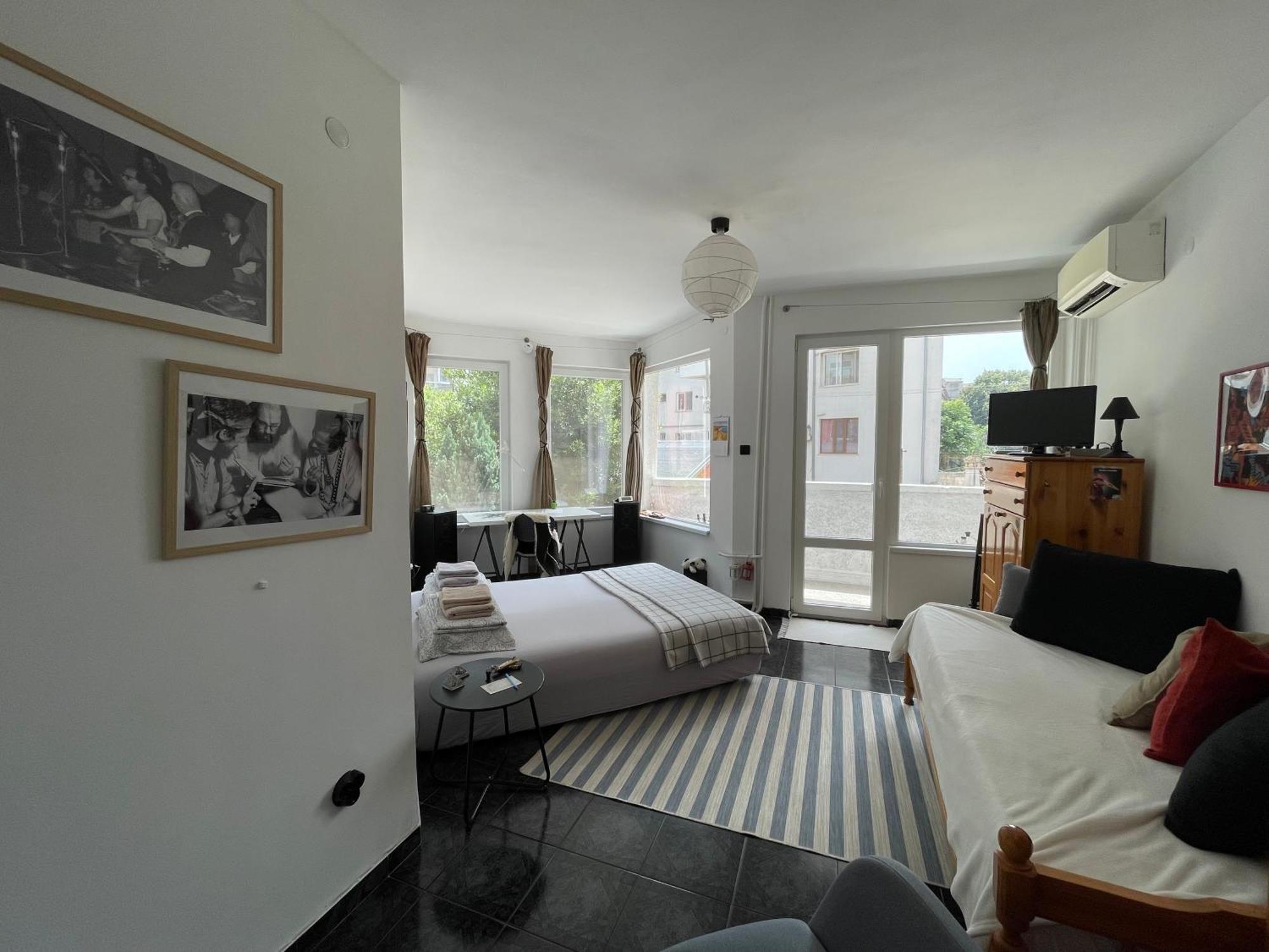 Modern Flat Near Downtown Plovdiv Apartment Bagian luar foto