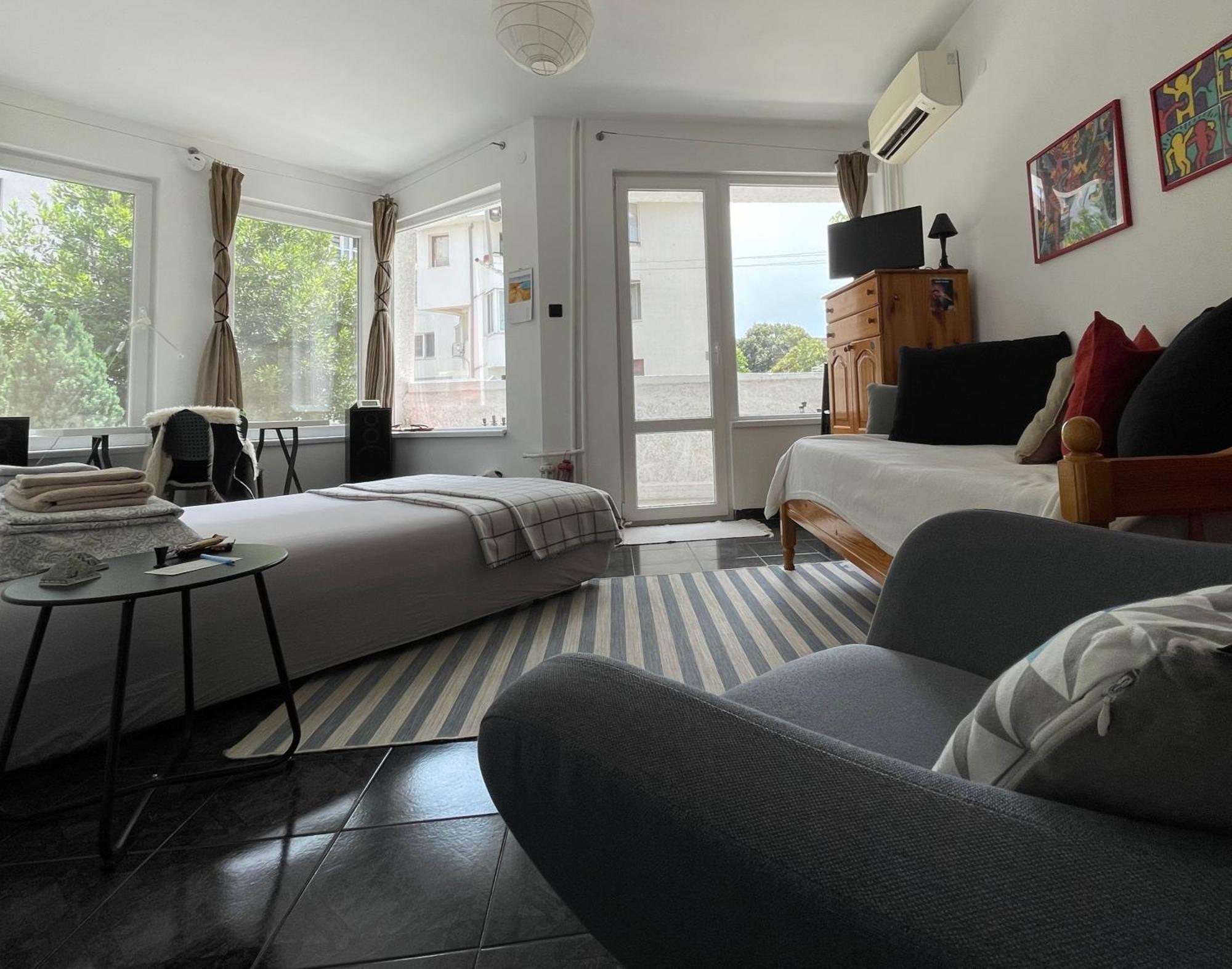 Modern Flat Near Downtown Plovdiv Apartment Bagian luar foto